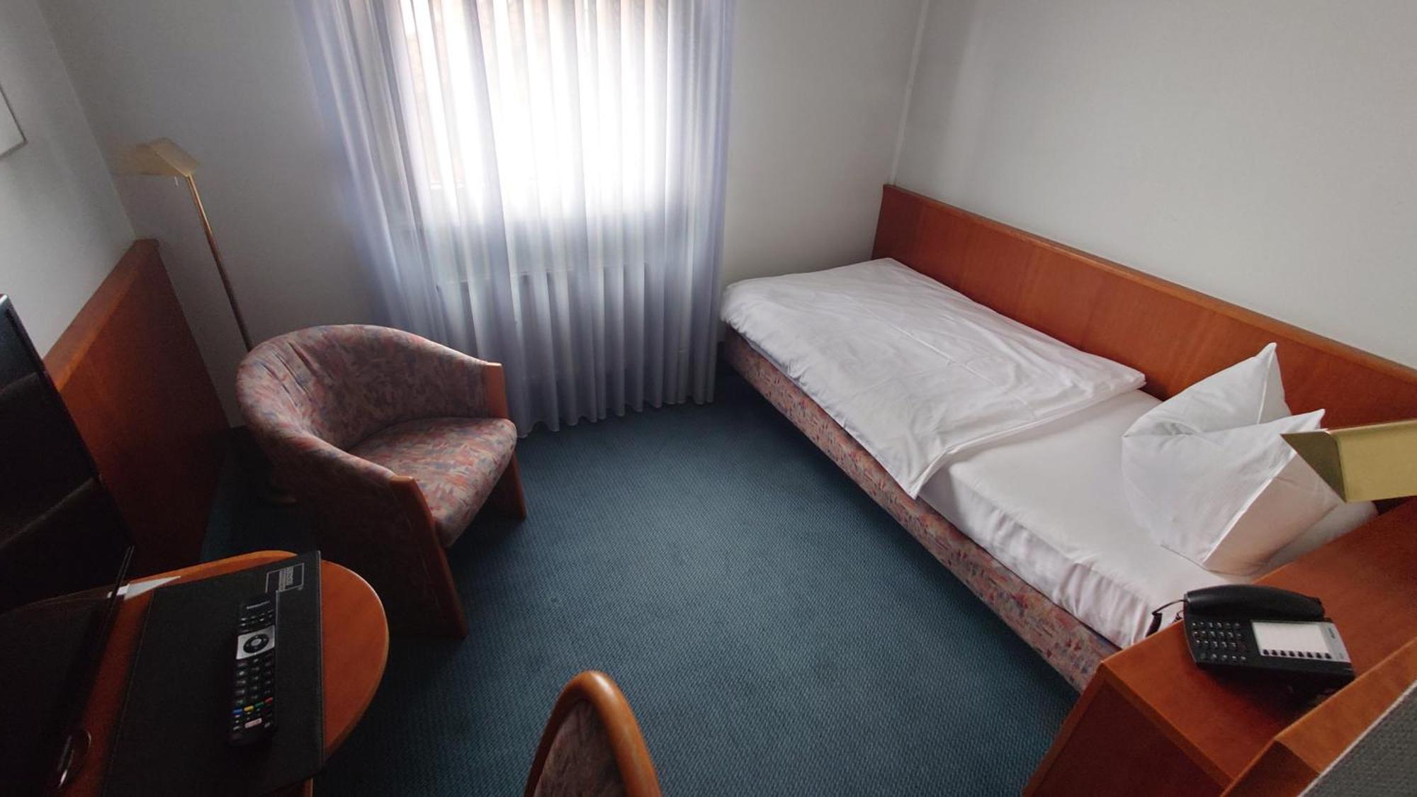 Löwen-seckenheim Hotel 3*